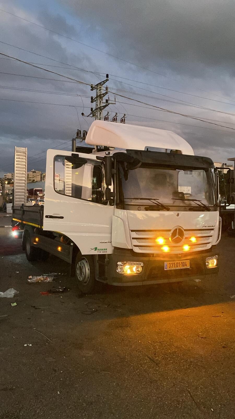 Mercedes-Benz Atego service truck in Ashkar livery